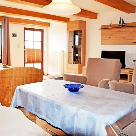 Daire Mit Reetdach Und Seebli *