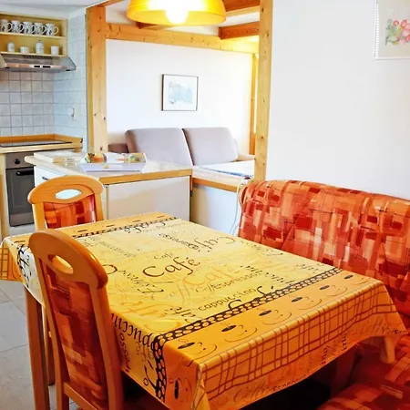 Mit Reetdach Und Seebli Daire Groß Zicker